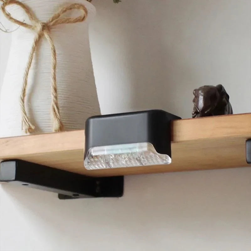 Ultra-výkonná solární LED lampa pro venkovní použití