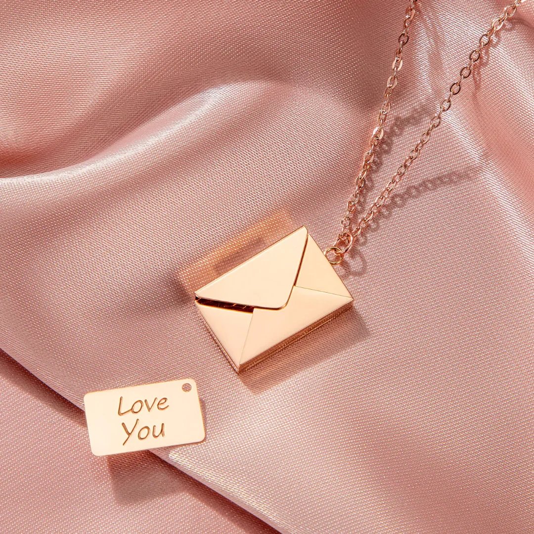 Collier enveloppe secret avec un message d’amour caché