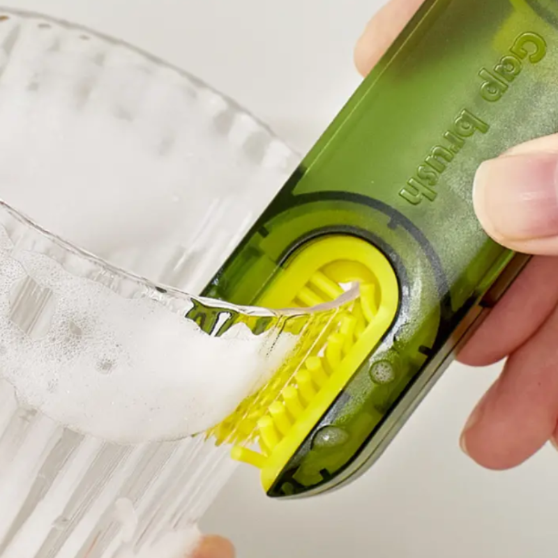 The brush that cleans everything, even the tightest corners 