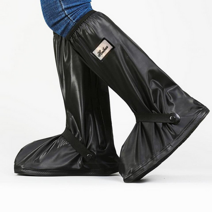 雨の中でも靴を乾いた状態に保ってください 